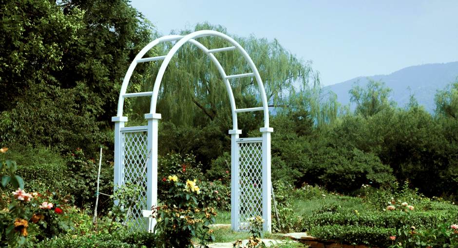 Benefits Of A Garden Arch, Small Garden Arch Uk